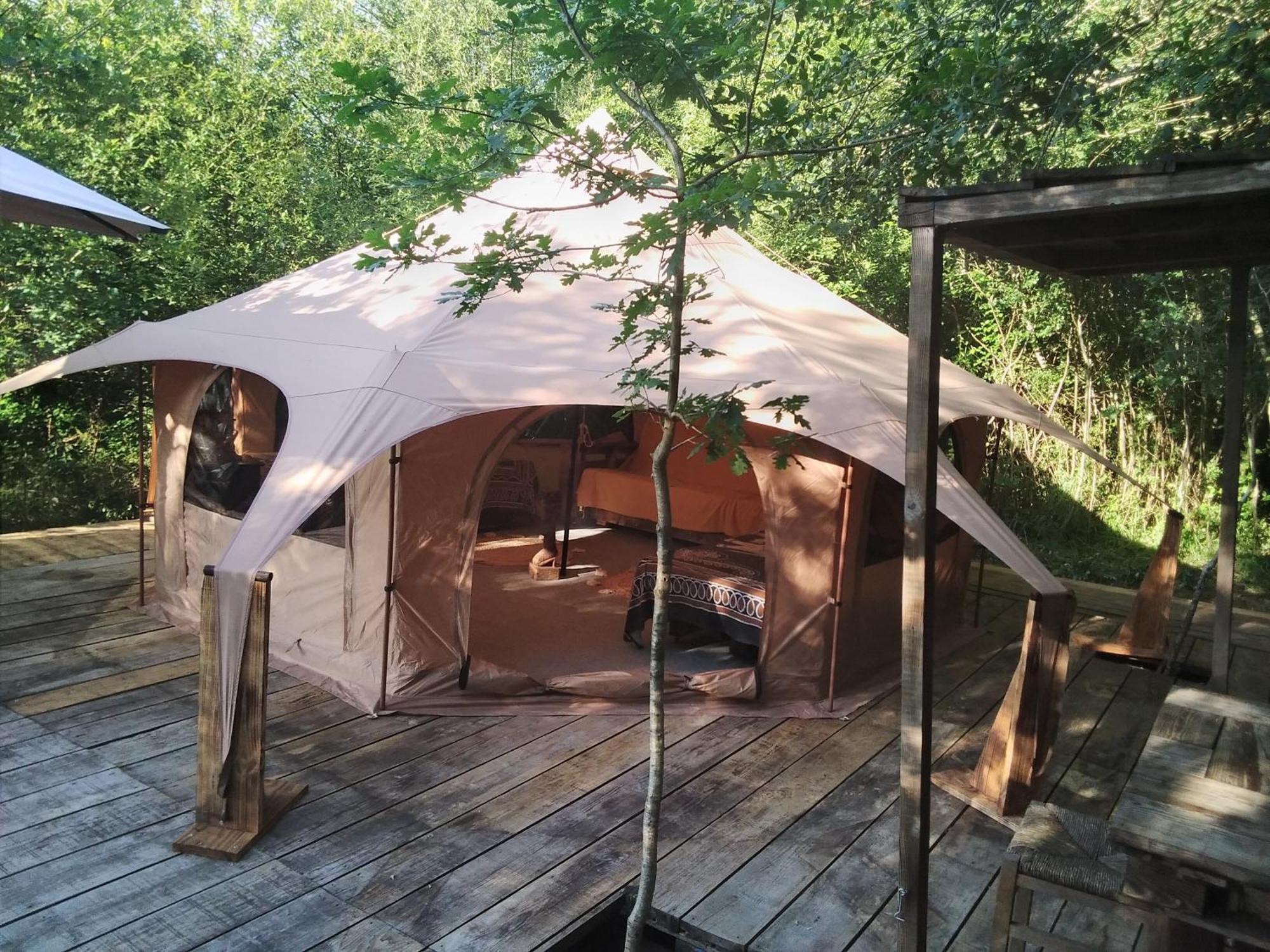 Tente Safari Lodge Dans Foret Luxuriante Vielle-Tursan Bagian luar foto